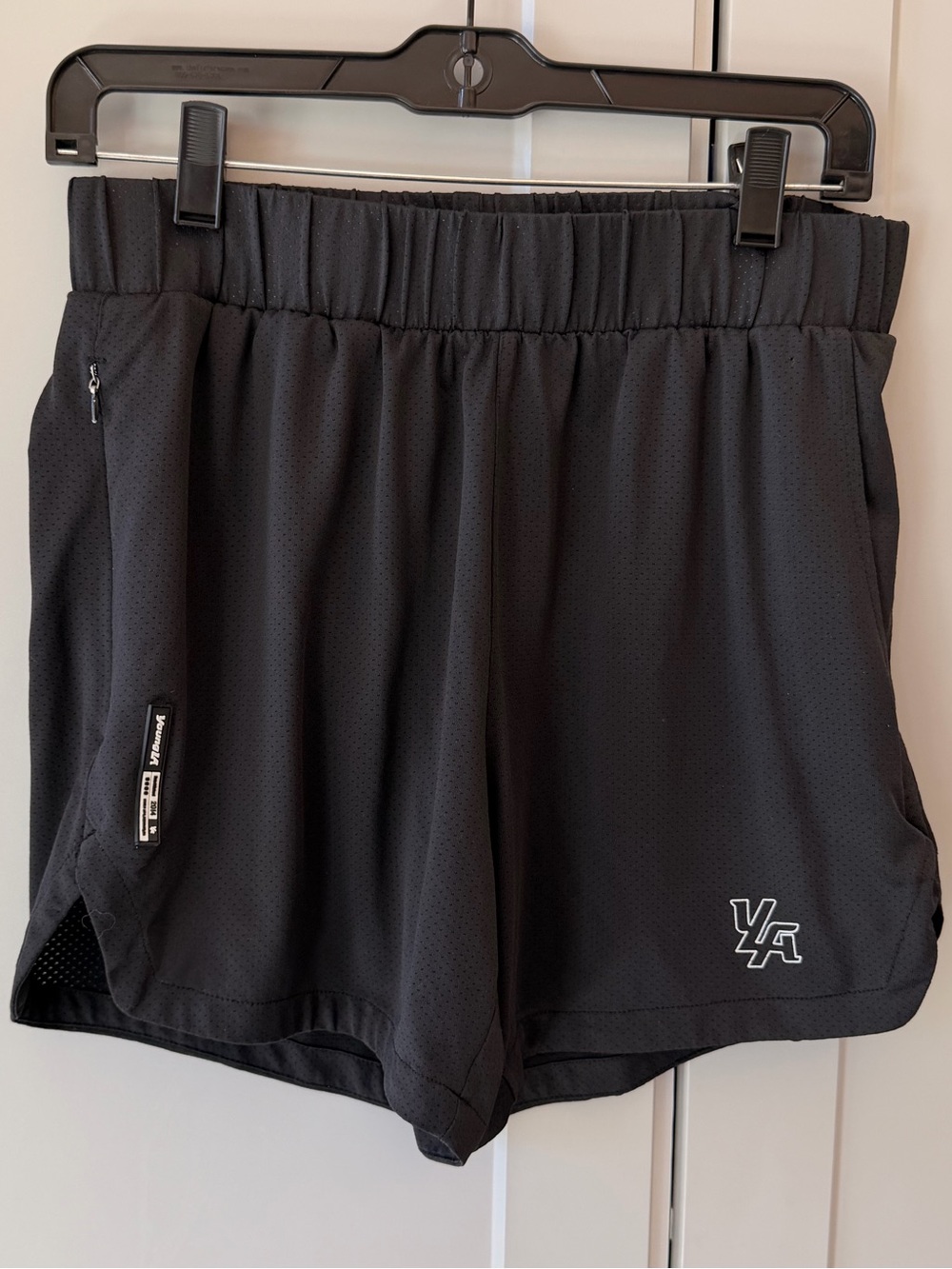 YoungLA Men’s Black Shorts Size Small